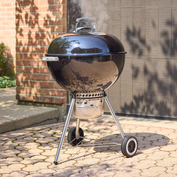 Weber Original Kettle Premium 22 in. Charcoal Grill (14401001)